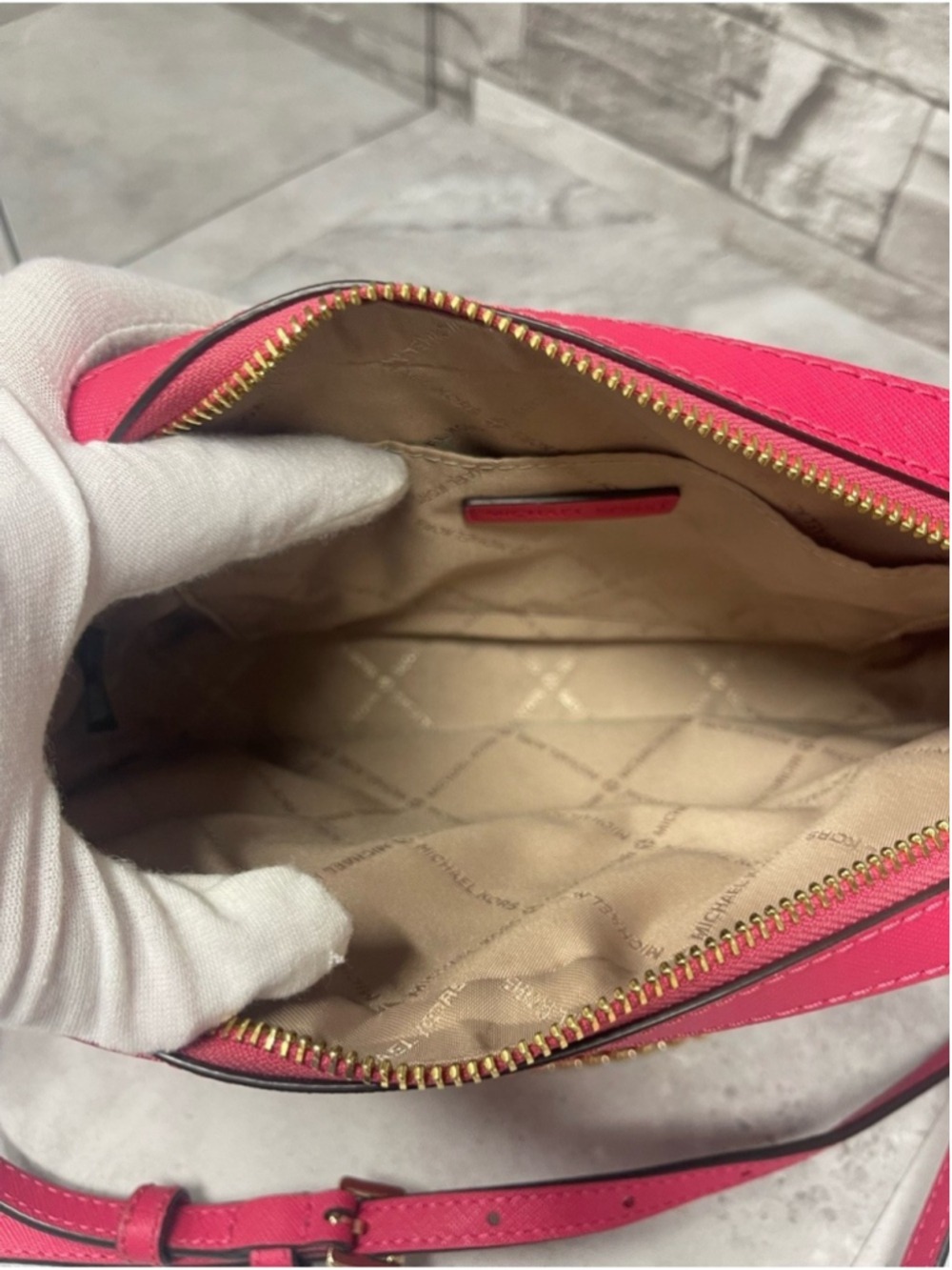 Michael Kors Large EW Chain Crossbody Electric Pink - Picture 3 of 5